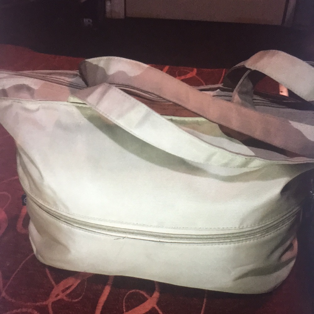 Very large tan and yellow Expandable tote